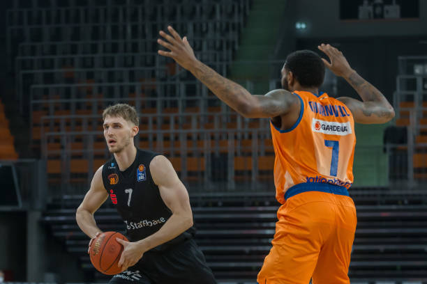 雷斯内尔 雷斯内尔