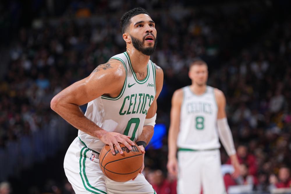 任中前卫角 任中前卫角